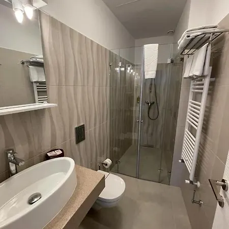 Romana Residence
